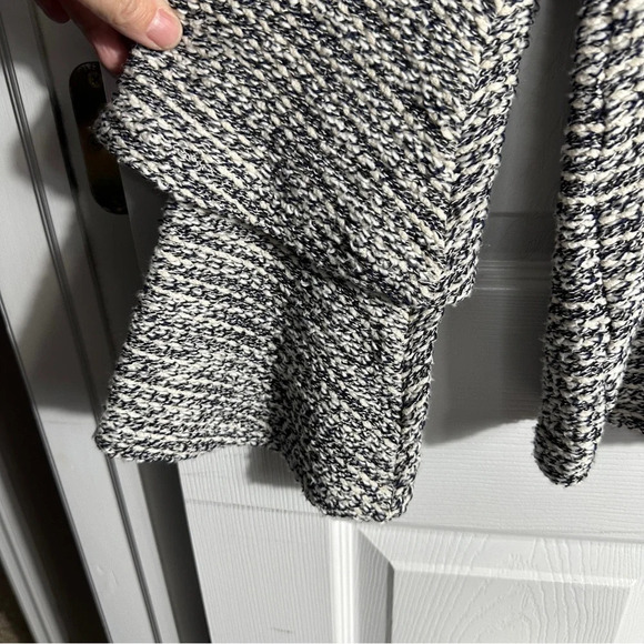 Sail to Sable top size XS, navy/off white with bell sleeves, nubby, nautical - Picture 7 of 8